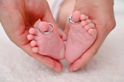 包生男孩正规公司五个月孕妇肚子多大