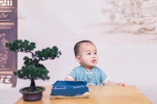 包生男孩正规公司宝宝喊肚子疼怎么回事